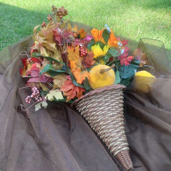 5 cornucopia baskets with faux fall arrangements - Picture 6 of 16